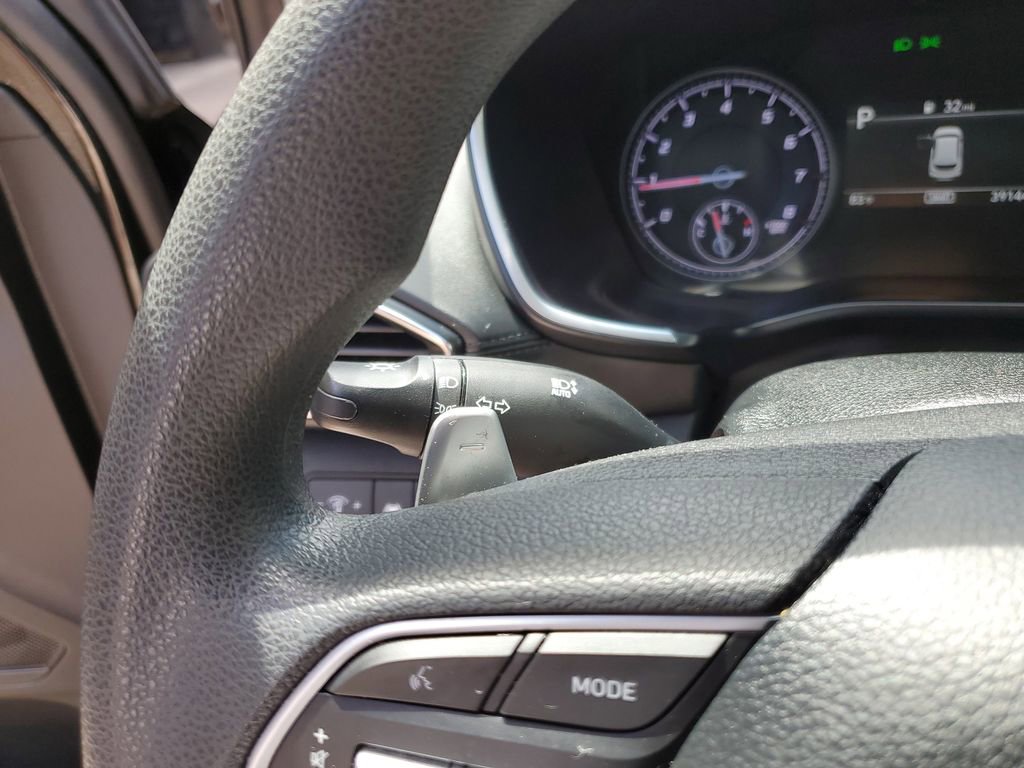 Used 2023 Hyundai Santa Fe SE w/ Cargo Package FWD image 24