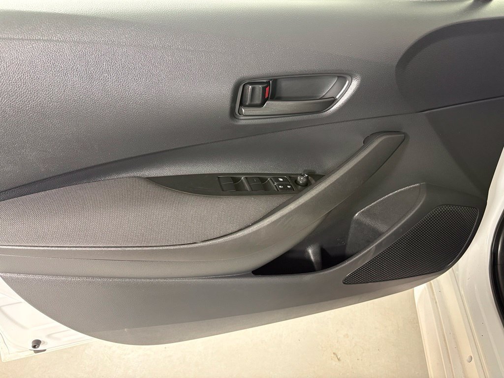 Used 2025 Toyota Corolla LE FWD image 13