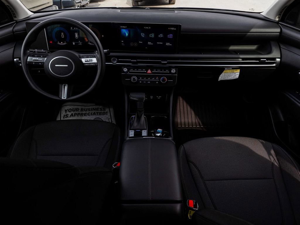 Used 2025 Hyundai Tucson SE AWD/4WD image 32