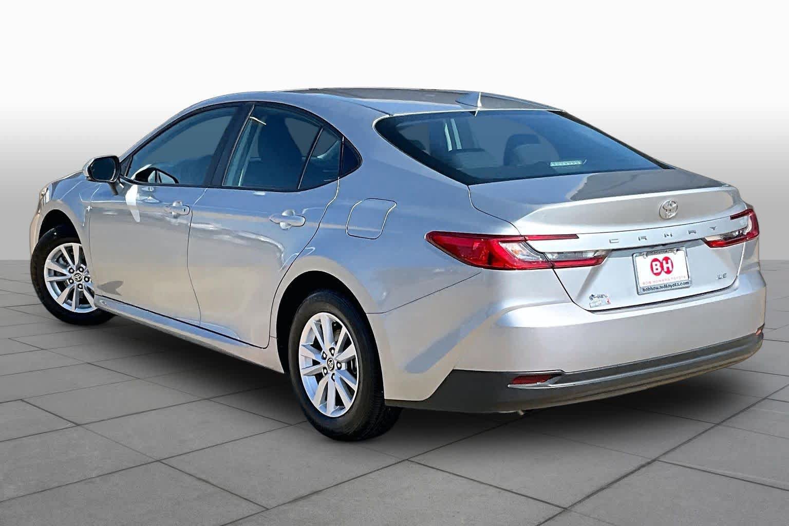 Used 2025 Toyota Camry LE FWD image 12