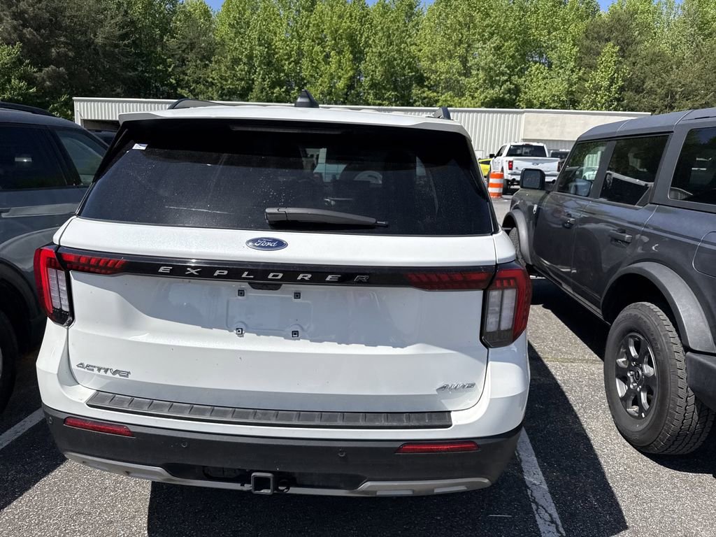Used 2025 Ford Explorer Active w/ Active Comfort Package AWD/4WD image 19