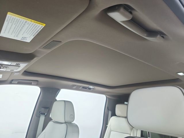 Used 2025 GMC Yukon XL Denali w/ Sun & Power Step Package RWD image 22