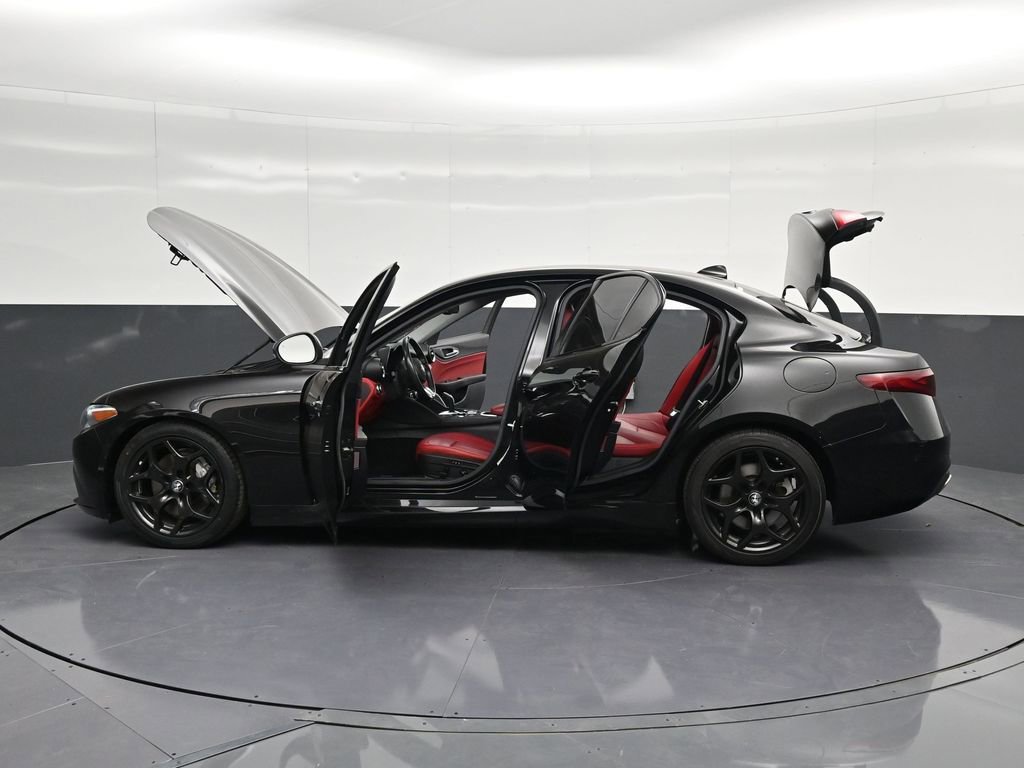 Used 2021 Alfa Romeo Giulia Sprint w/ Nero Edizione image 20