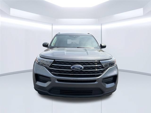 Used 2024 Ford Explorer XLT AWD/4WD image 16