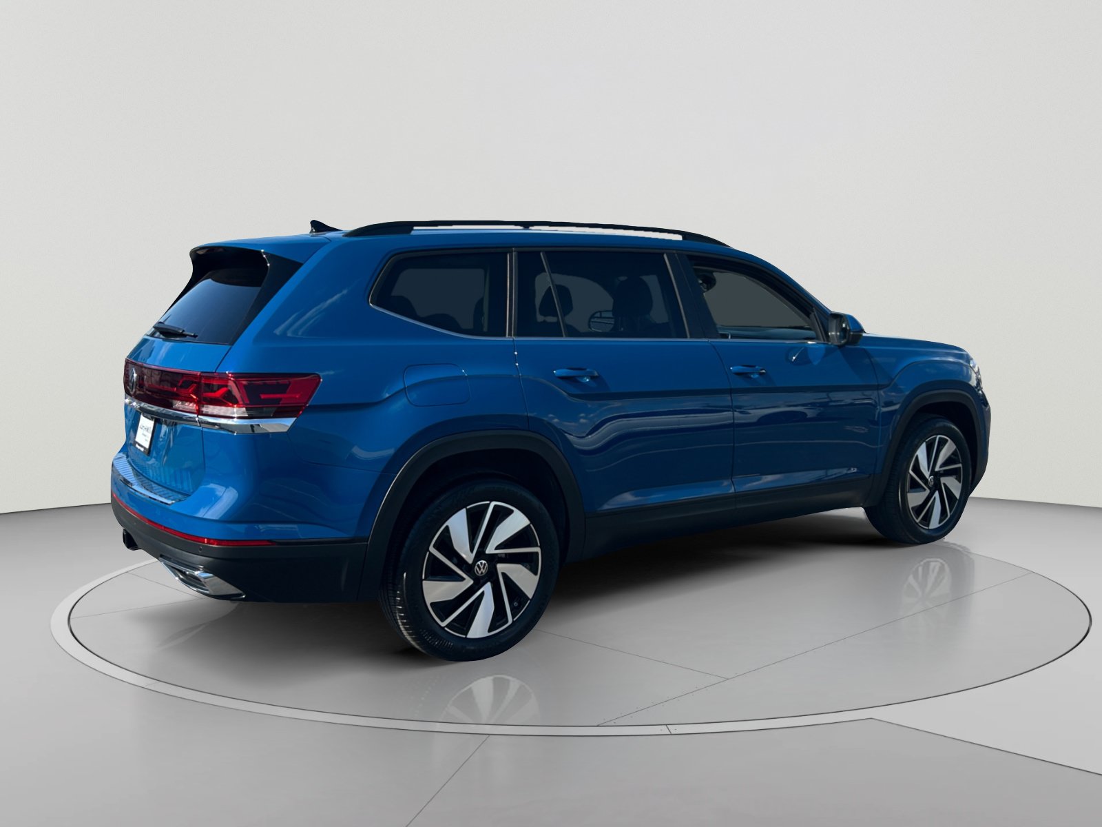 Certified 2026 Volkswagen Atlas SE FWD image 5