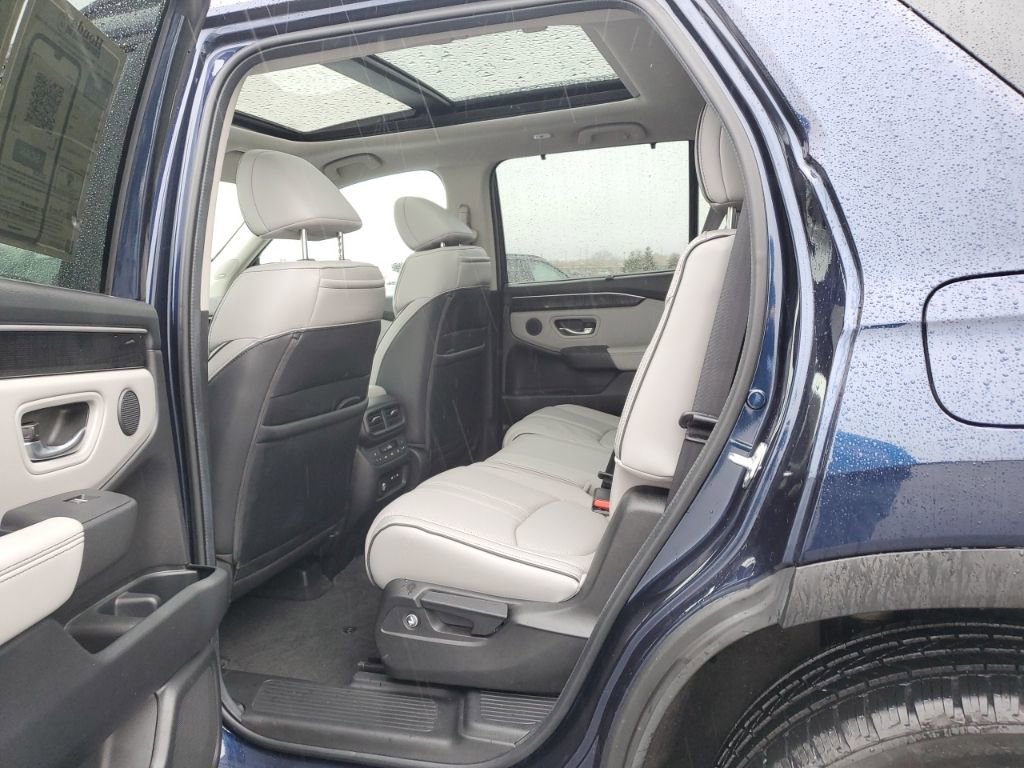 Certified 2024 Honda Pilot Elite image 36