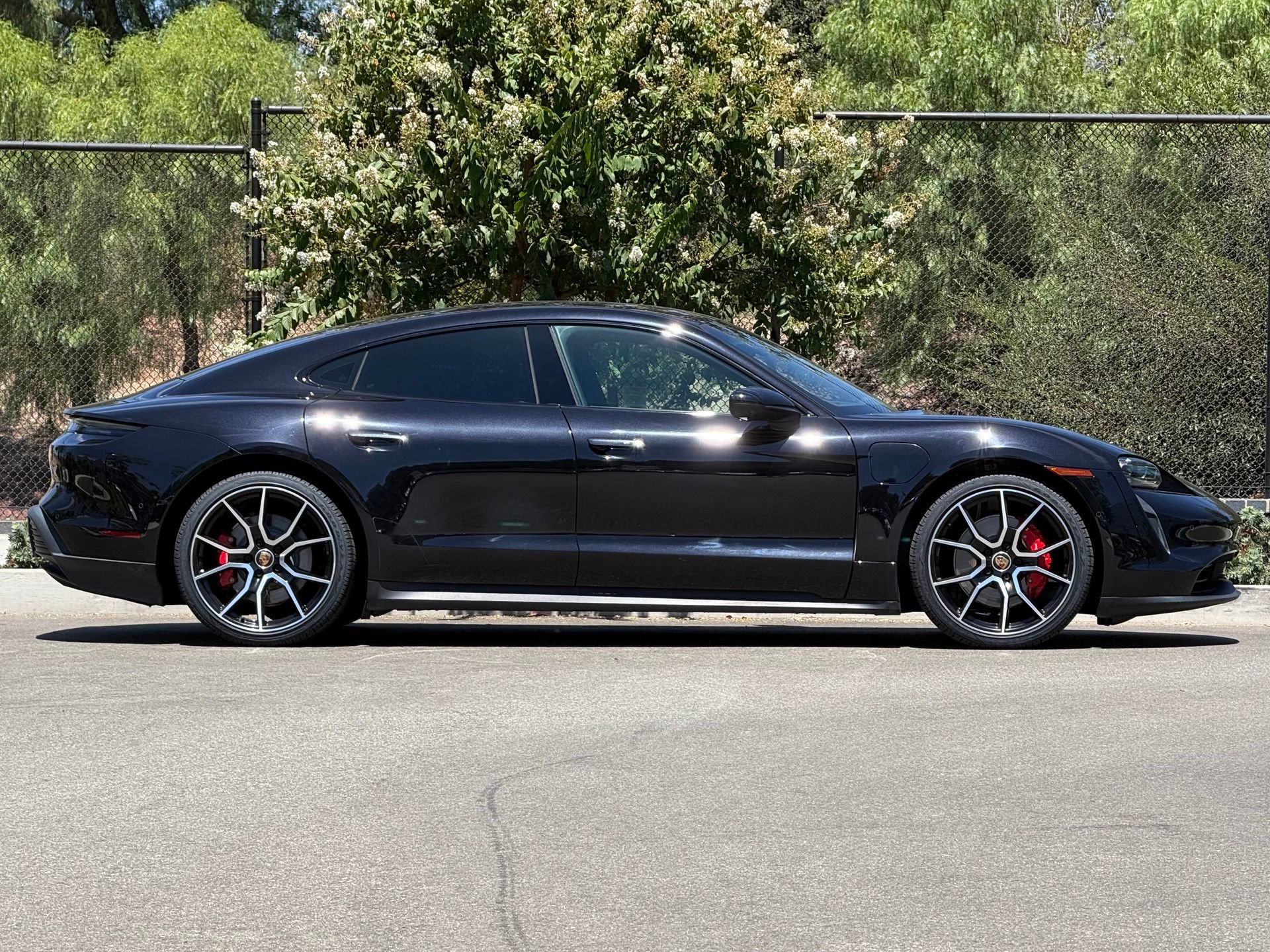 Certified 2022 Porsche Taycan 4S AWD/4WD image 8