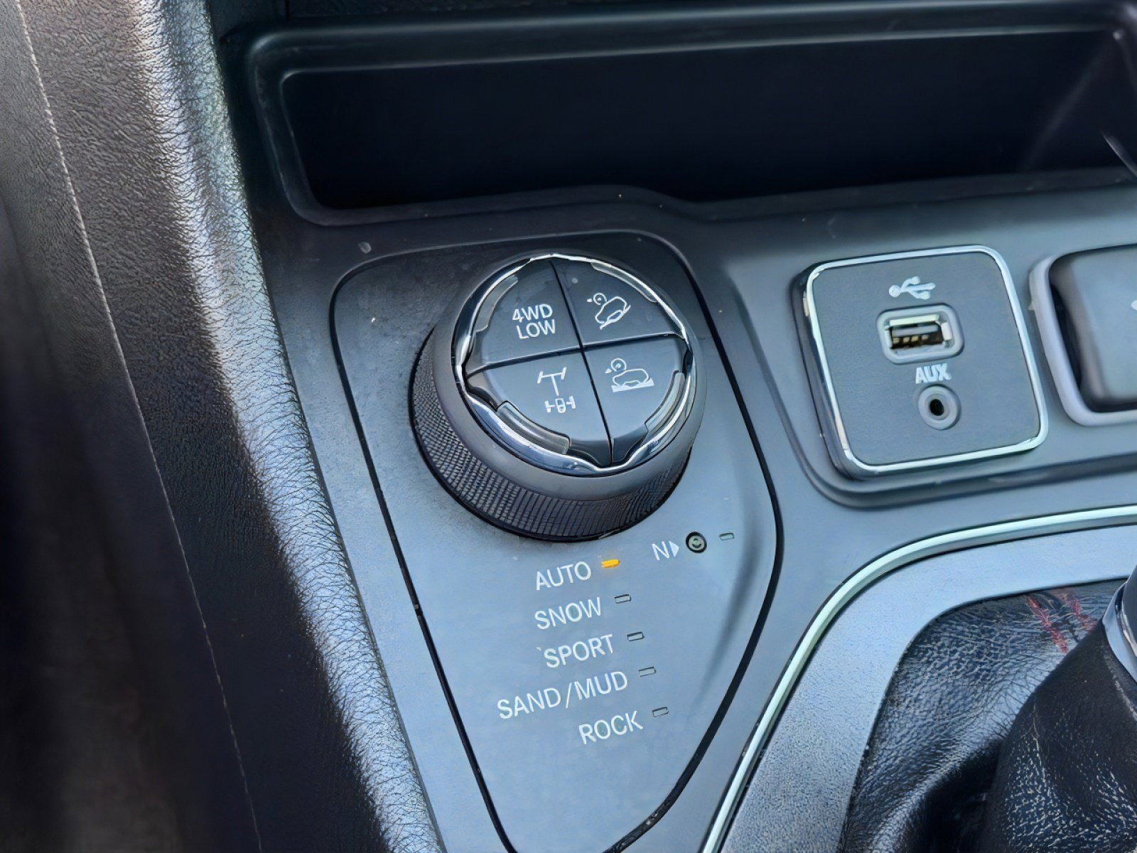 Used 2019 Jeep Cherokee Trailhawk w/ Comfort/Convenience Group image 29