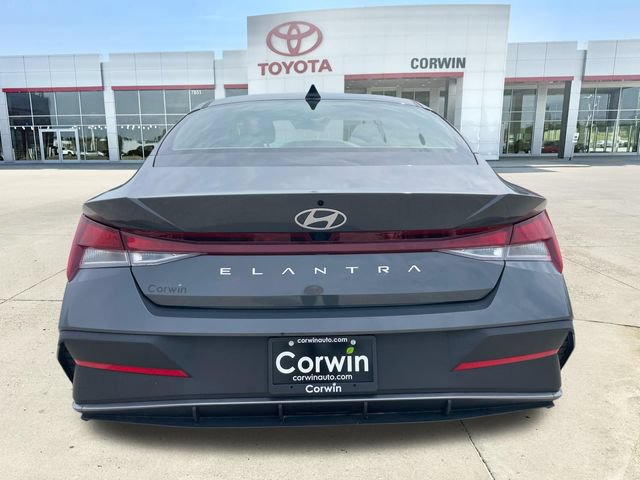 Used 2024 Hyundai Elantra SEL FWD image 4
