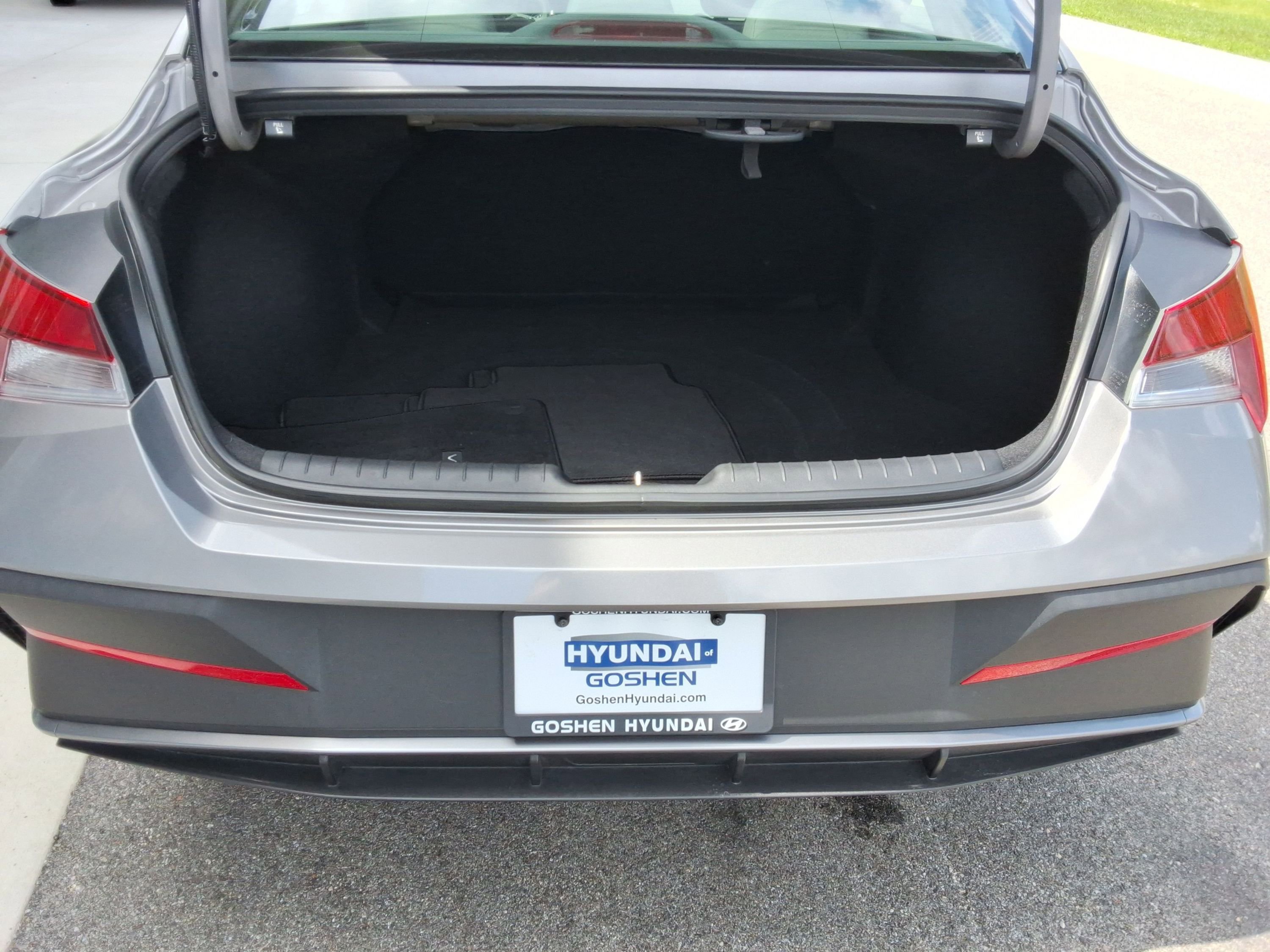 Used 2024 Hyundai Elantra SEL FWD image 30