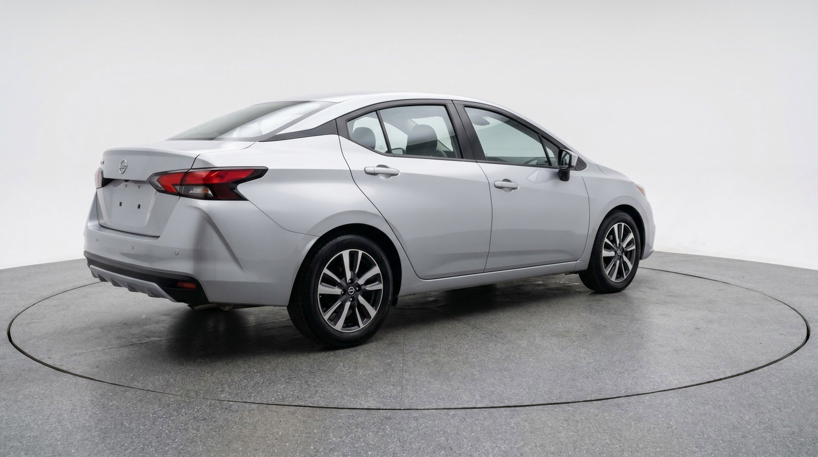 Used 2025 Nissan Versa SV FWD image 9