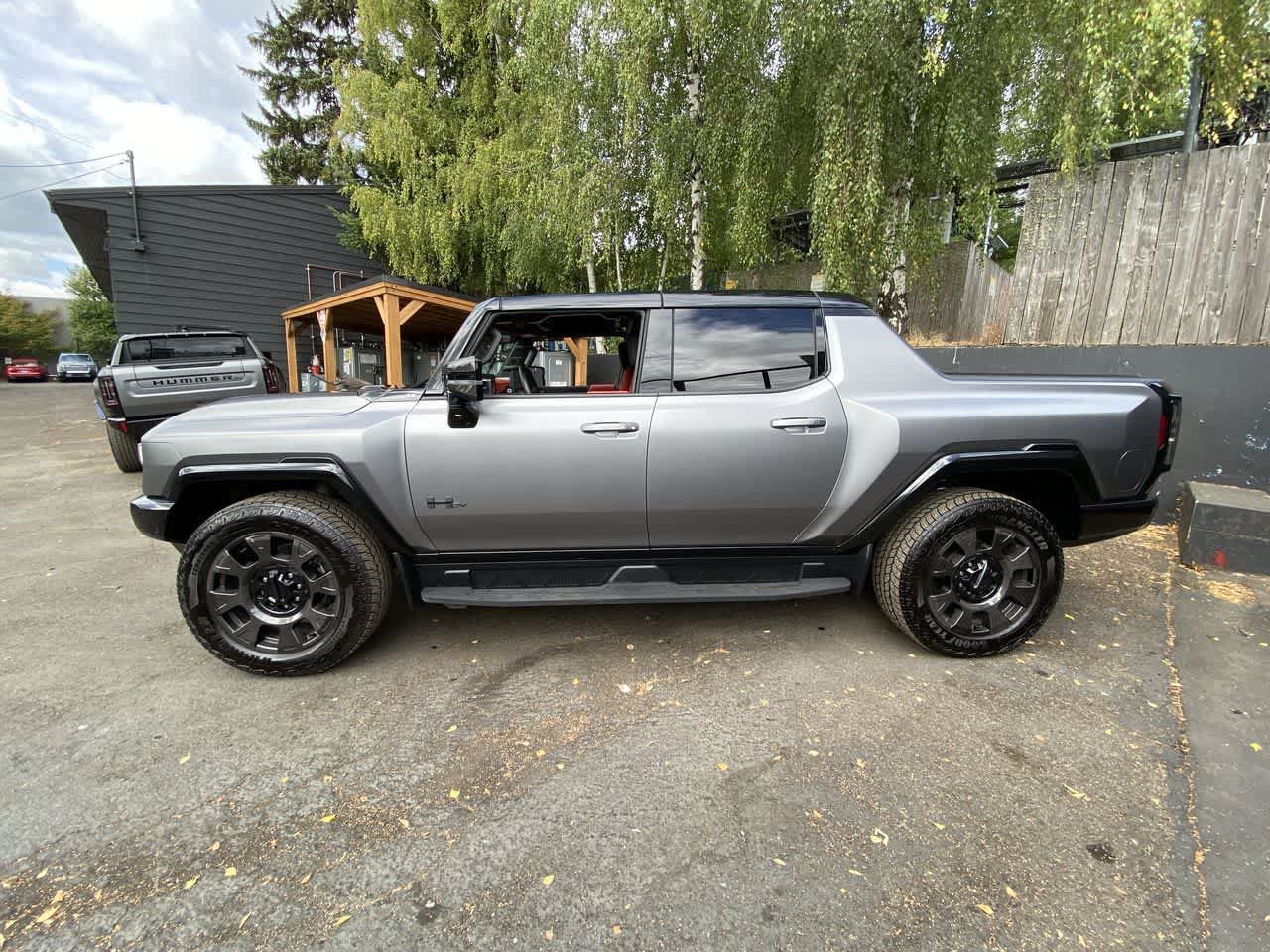 Used 2026 GMC Hummer EV 4x4 Crew Cab w/ Carbon Fiber Edition Package image 3