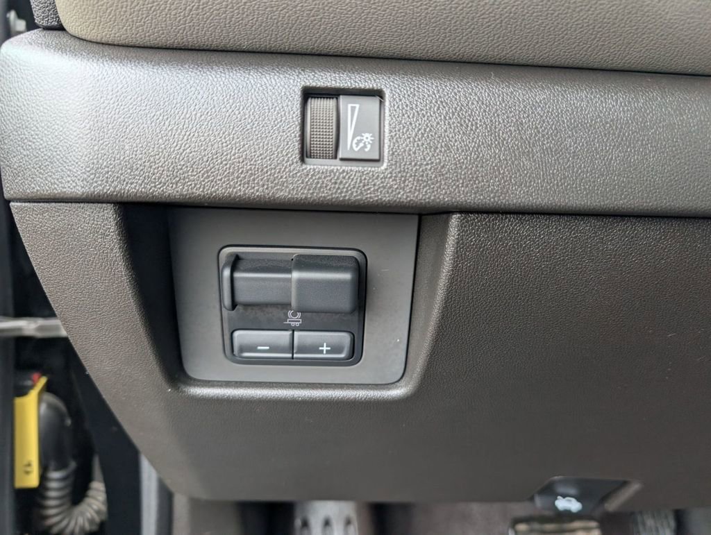 Used 2024 Chevrolet Colorado ZR2 w/ Technology Package image 35