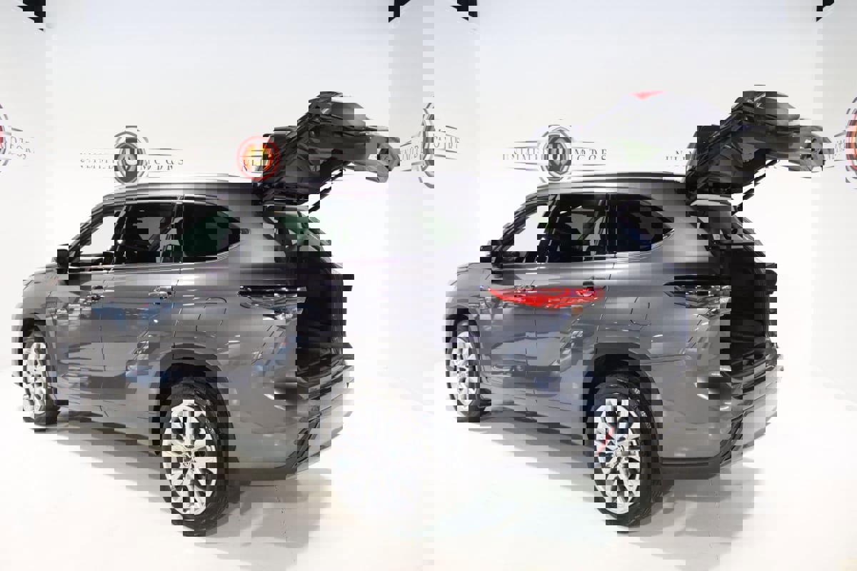 Used 2021 Toyota Highlander Limited image 30