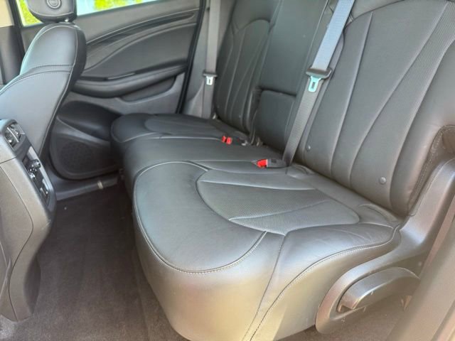 Used 2019 Buick Envision Essence FWD image 5