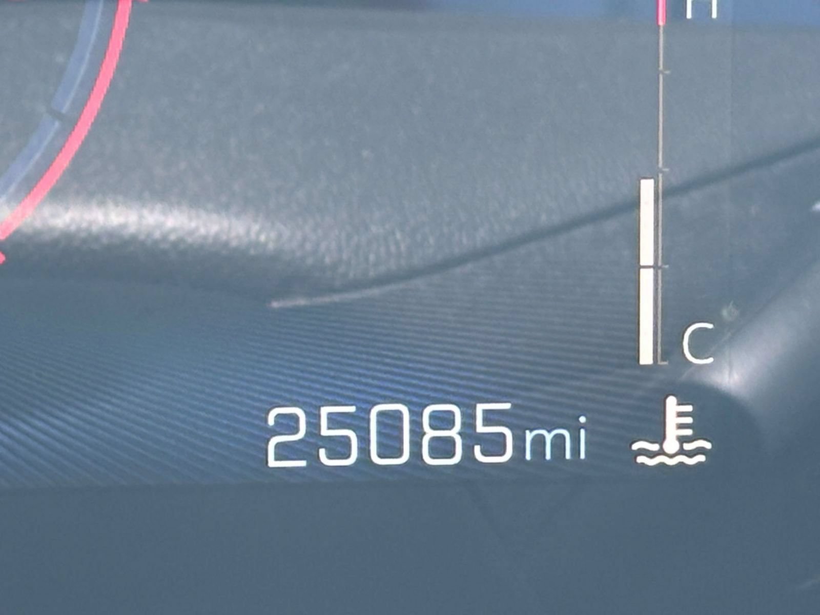 Used 2025 Chevrolet Trax LT FWD image 41