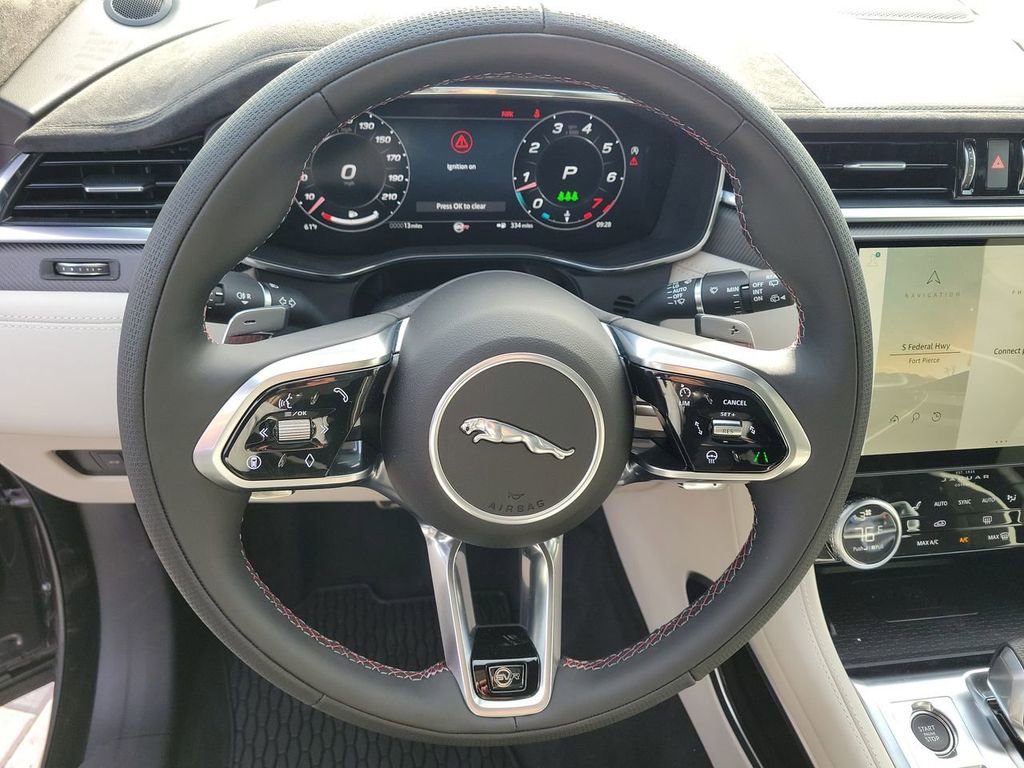 Used 2025 Jaguar F-PACE SVR image 29