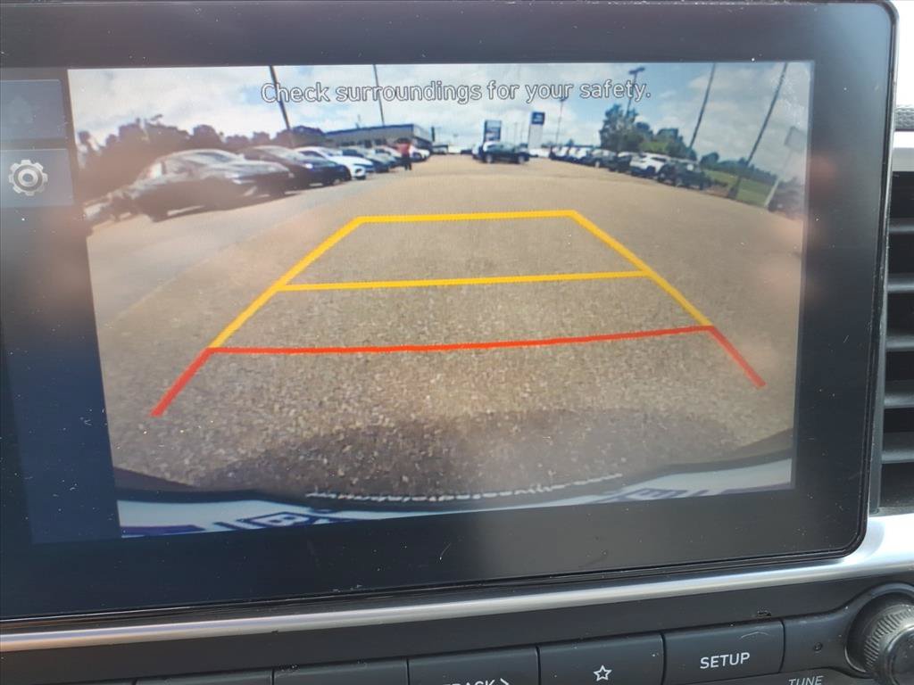 Used 2024 Hyundai Venue SEL FWD image 28