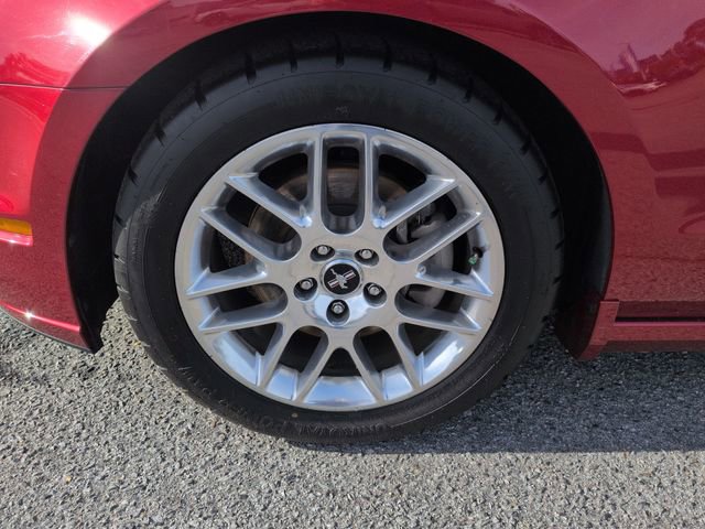 Used 2013 Ford Mustang Premium image 10