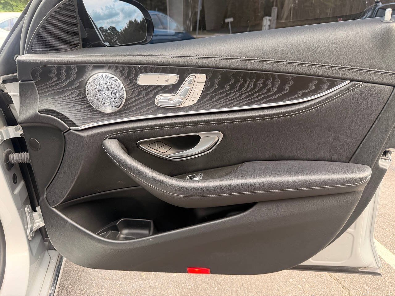 Used 2019 Mercedes-Benz E 300 4MATIC image 14