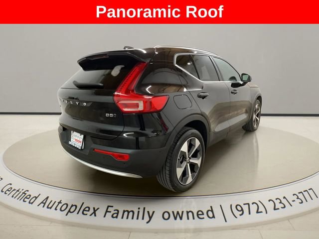 Used 2025 Volvo XC40 B5 Plus image 4