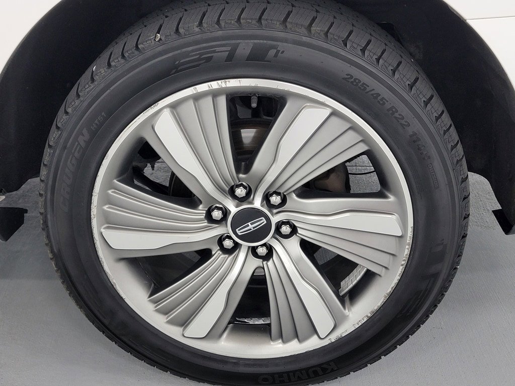 Used 2018 Lincoln Navigator Reserve w/ Technology Package AWD/4WD image 11