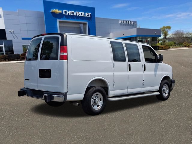 Used 2025 Chevrolet Express 2500 w/ Driver Convenience Package RWD image 26