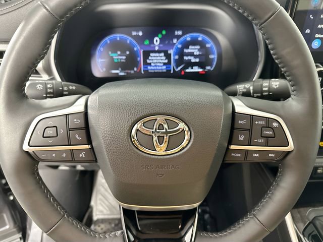 Used 2024 Toyota Highlander Platinum image 19