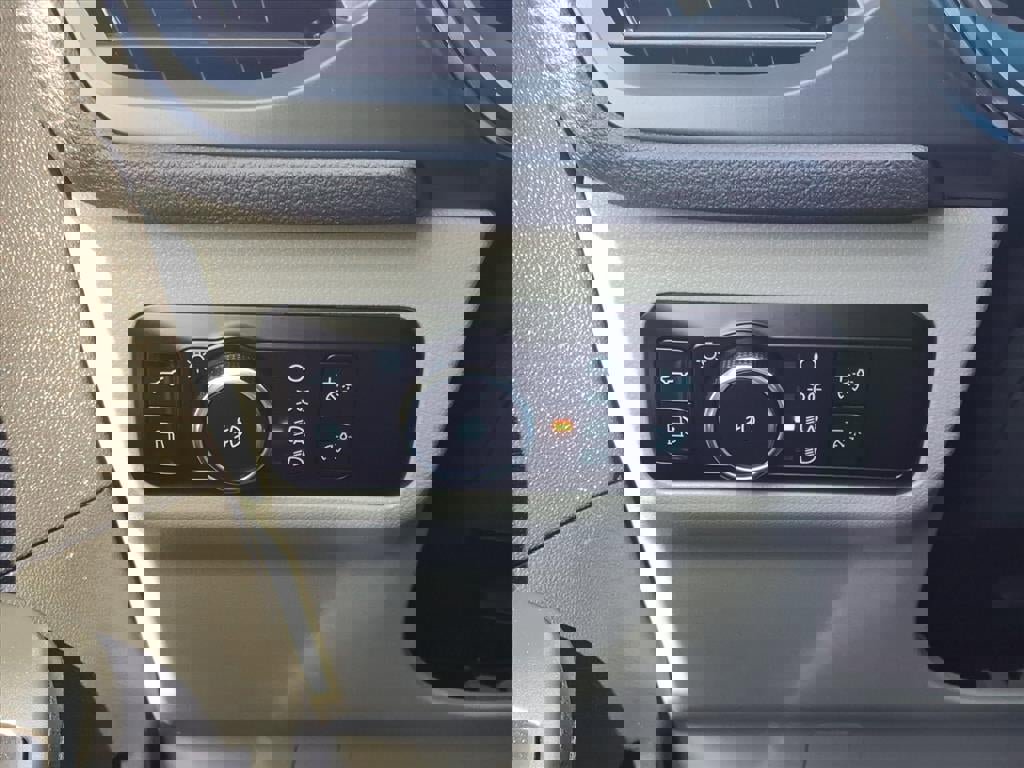 Certified 2023 Ford Escape Platinum w/ Class II Trailer Tow Package image 29