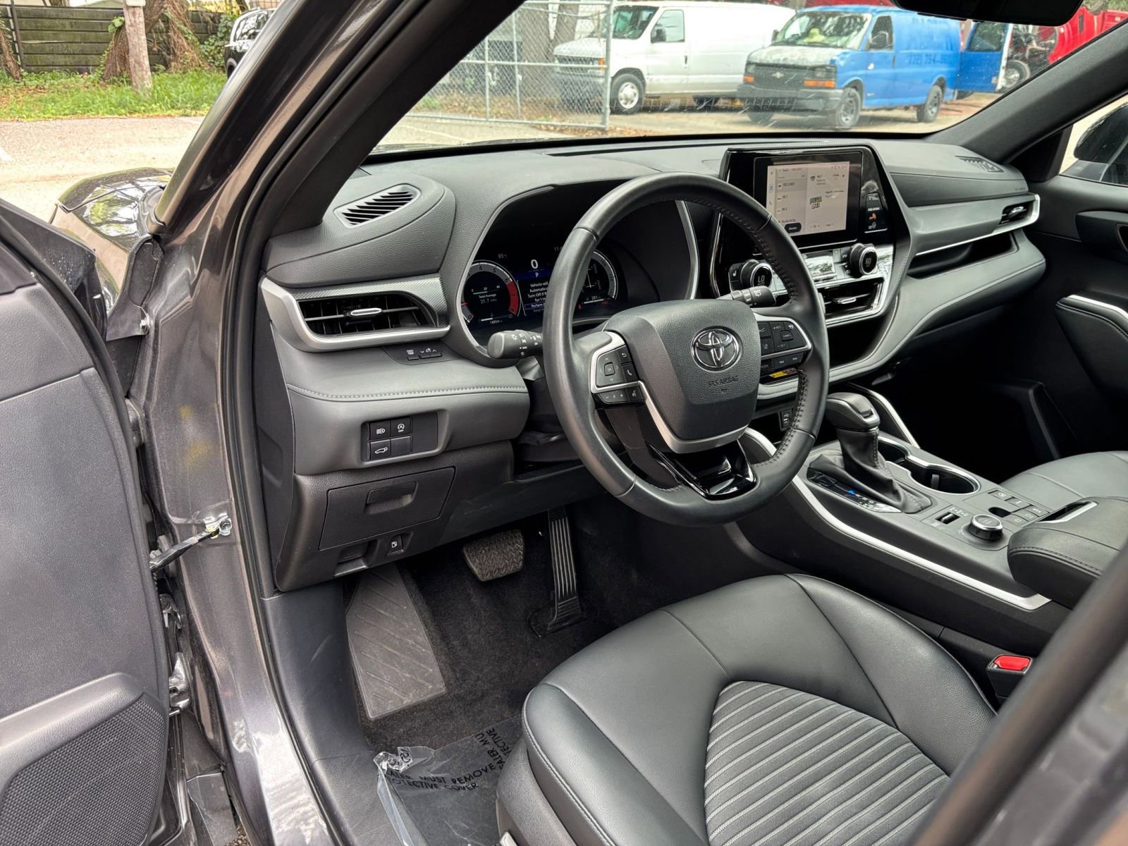 Used 2025 Toyota Highlander XSE AWD/4WD image 37