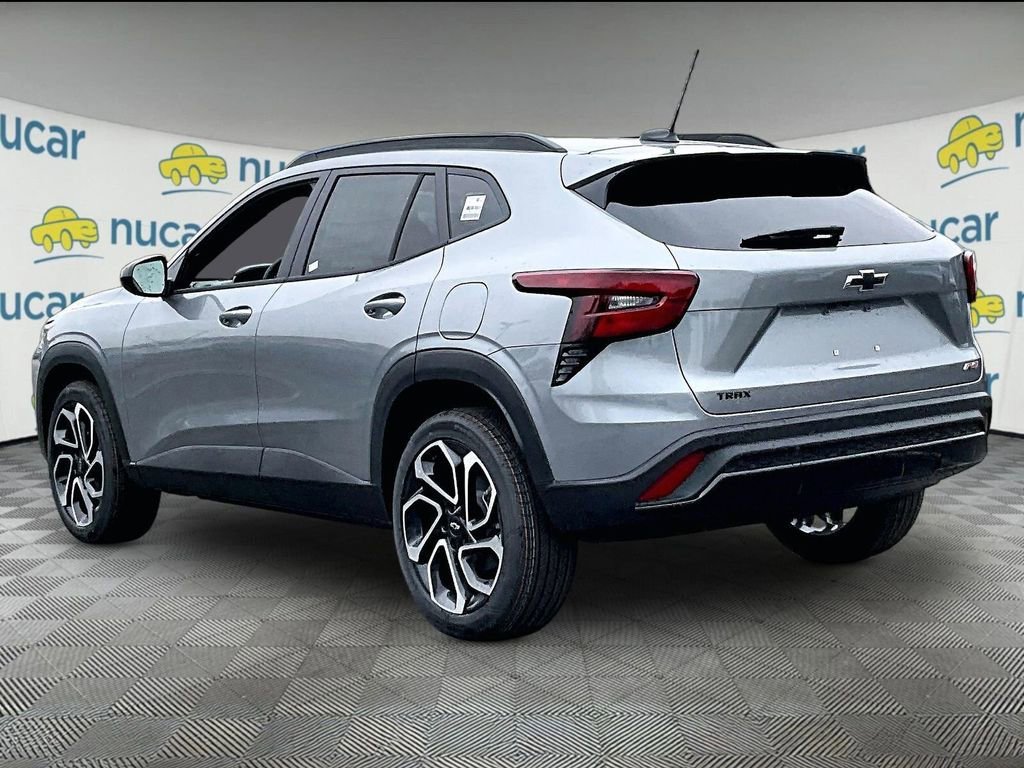 New 2026 Chevrolet Trax RS w/ Sunroof Package FWD image 5