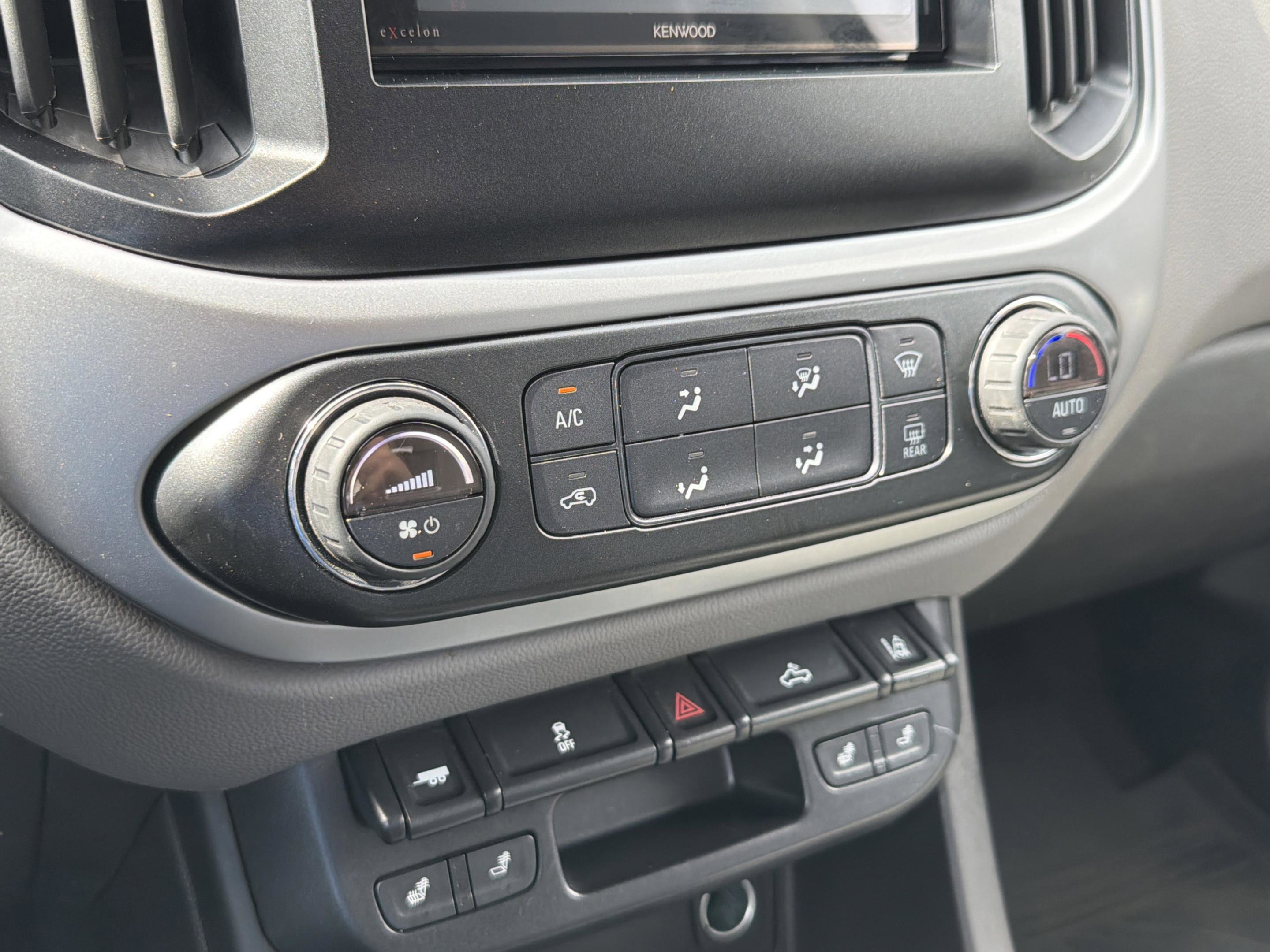 Used 2015 Chevrolet Colorado LT w/ Luxury Package image 27