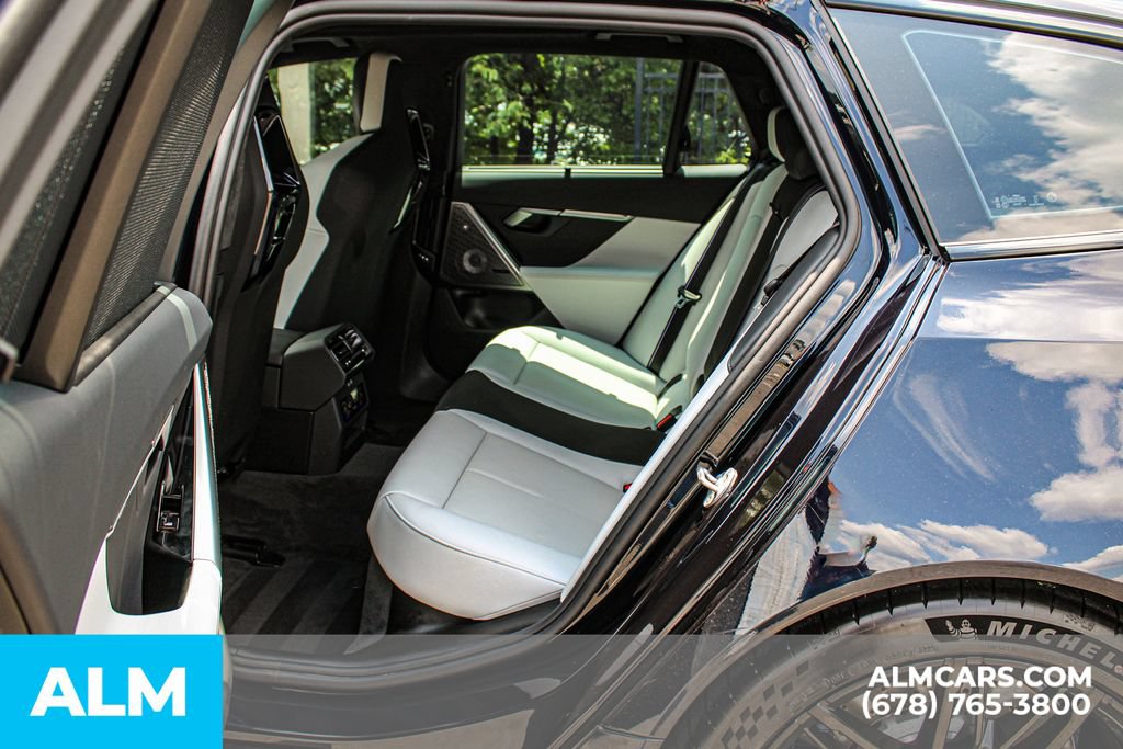 Used 2026 BMW M5 Touring AWD/4WD image 18