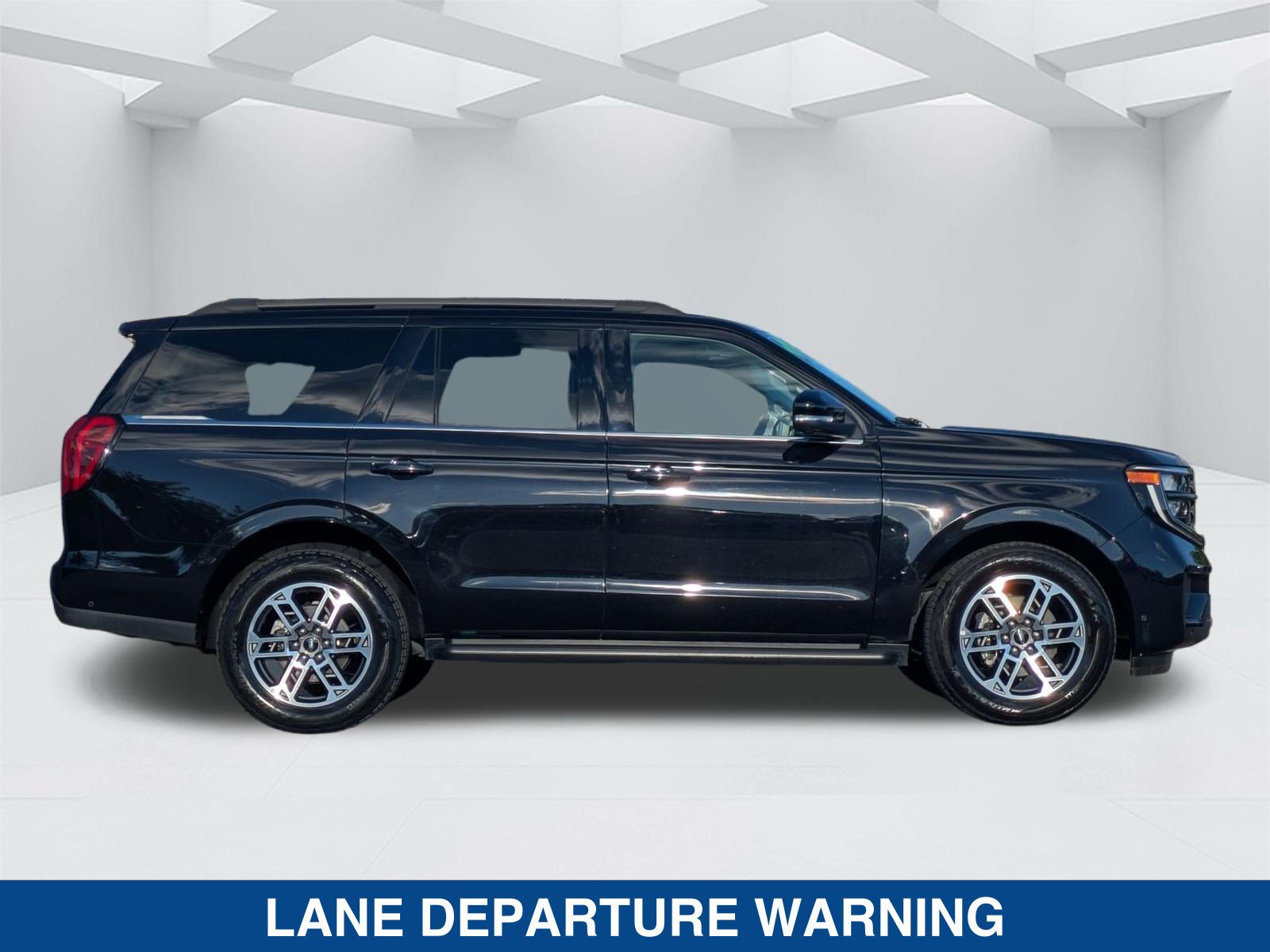 Used 2025 Ford Expedition Active AWD/4WD image 4