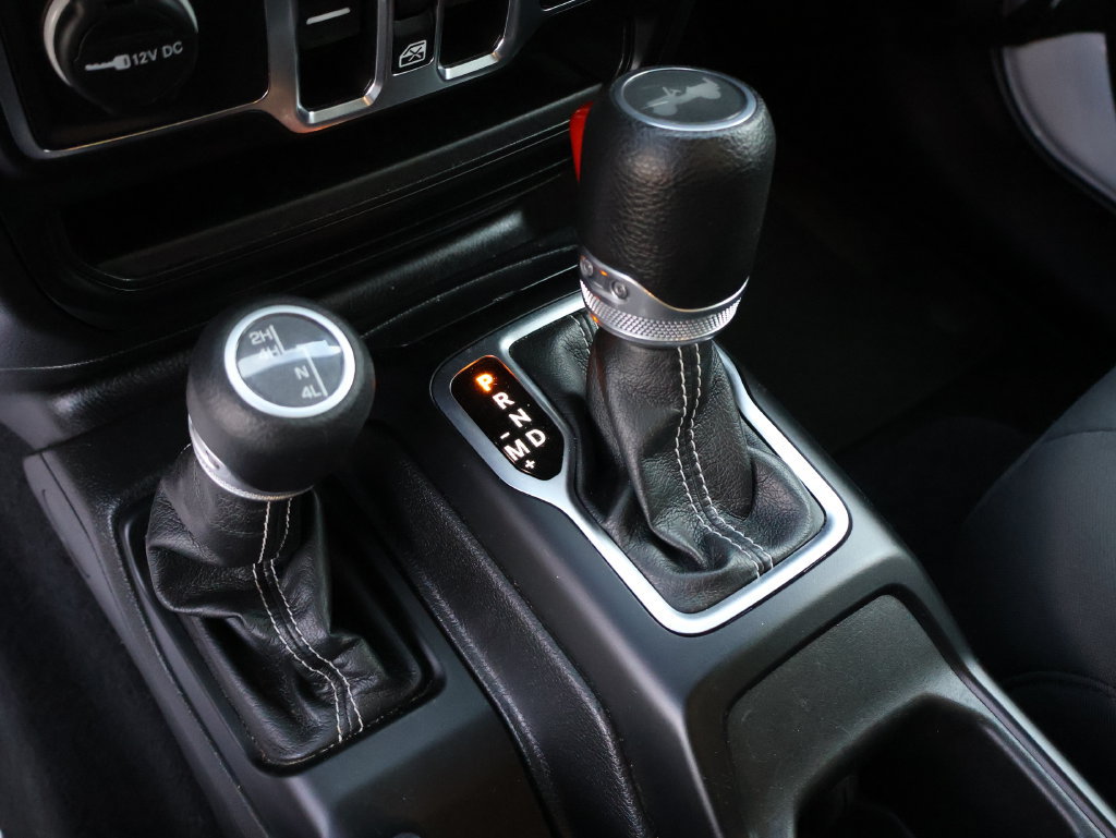 Used 2023 Jeep Wrangler Unlimited Sahara AWD/4WD image 22