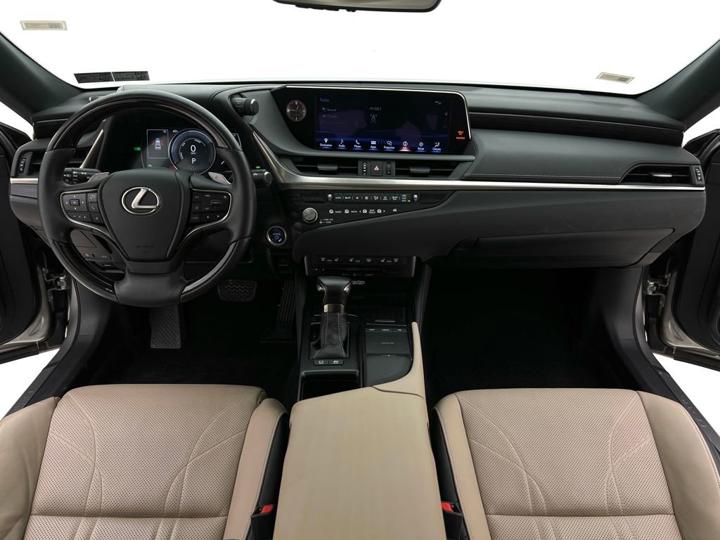 Used 2021 Lexus ES 300h w/ Accessory Package 2 image 22