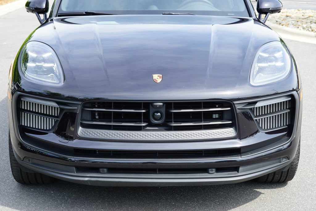 Used 2023 Porsche Macan S AWD/4WD image 9
