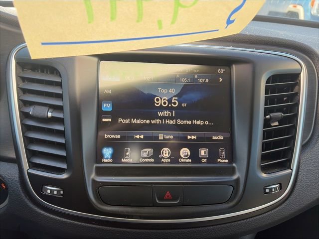 Used 2017 Chrysler 200 Limited Platinum w/ Comfort & Convenience Group FWD image 18