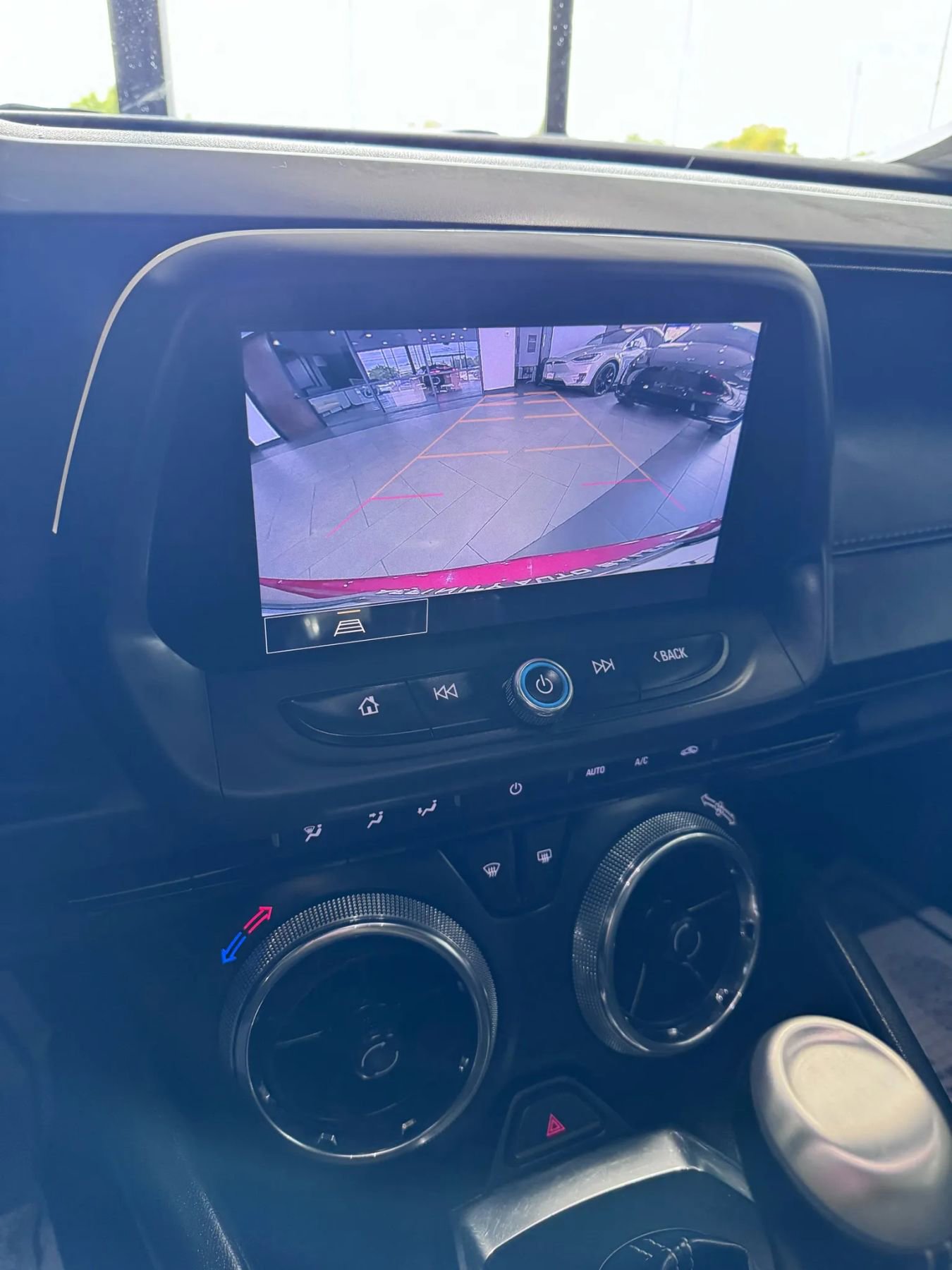 Used 2021 Chevrolet Camaro LT w/ Technology Package image 27