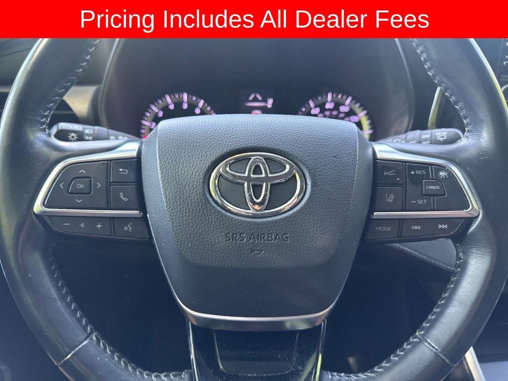 Used 2021 Toyota Highlander LE AWD/4WD image 6