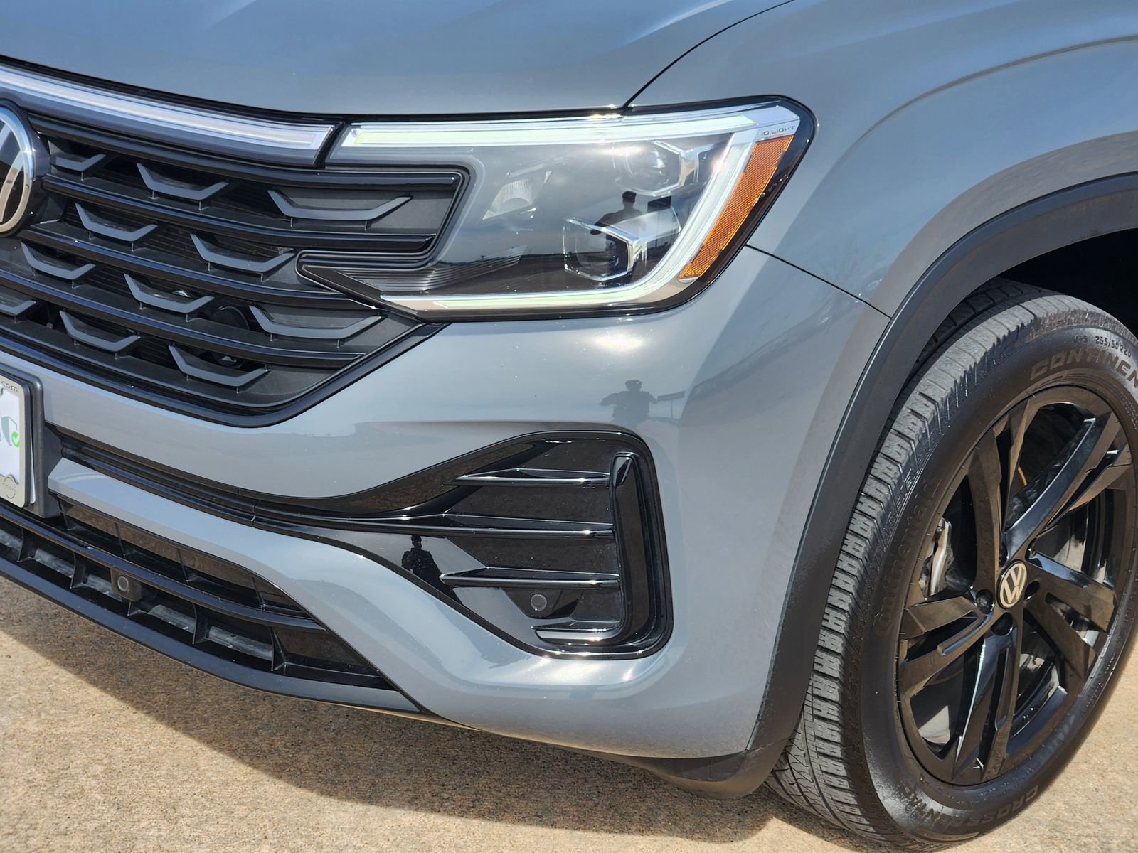 Used 2025 Volkswagen Atlas Cross Sport SEL R-Line image 9