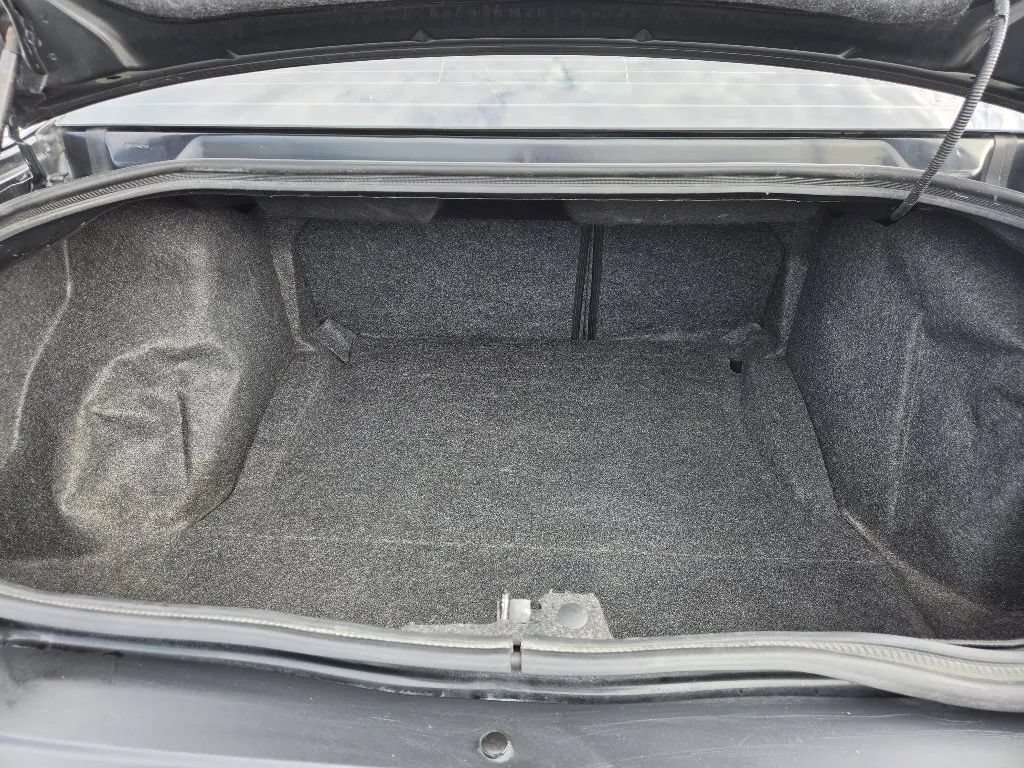 Used 2018 Dodge Challenger SXT Plus RWD image 7