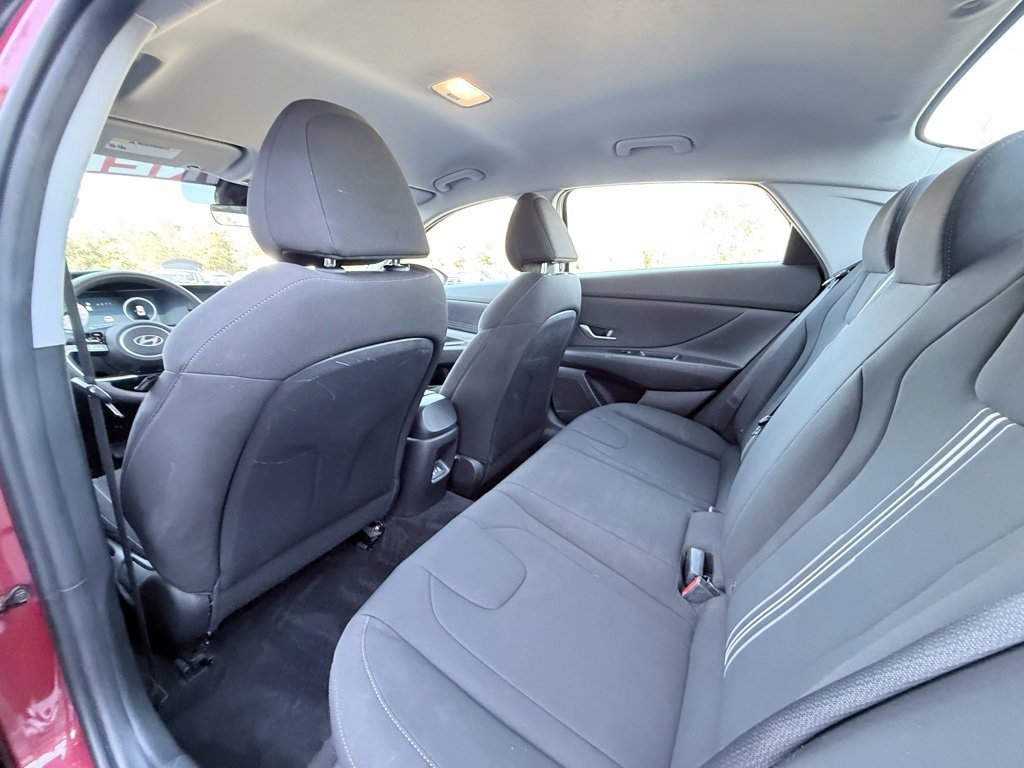 Used 2024 Hyundai Elantra SEL image 27