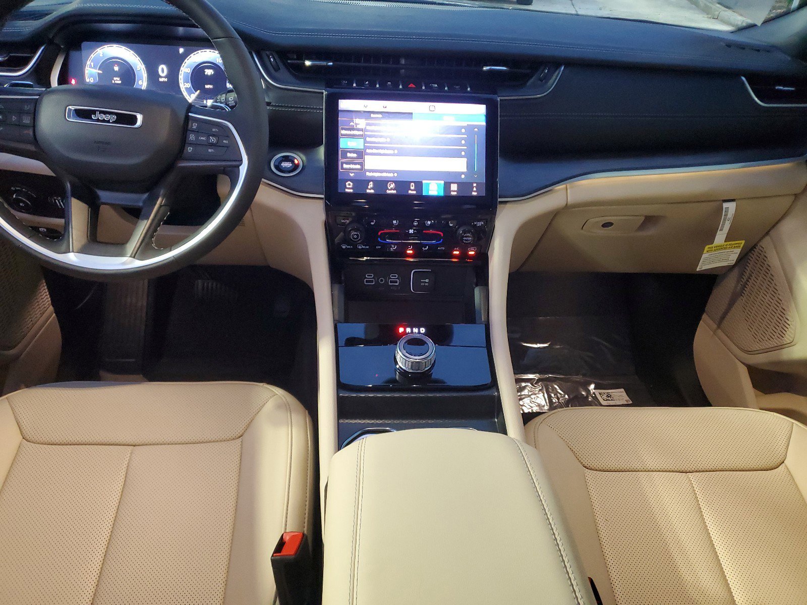 New 2025 Jeep Grand Cherokee Limited w/ Luxury Tech Group II image 14
