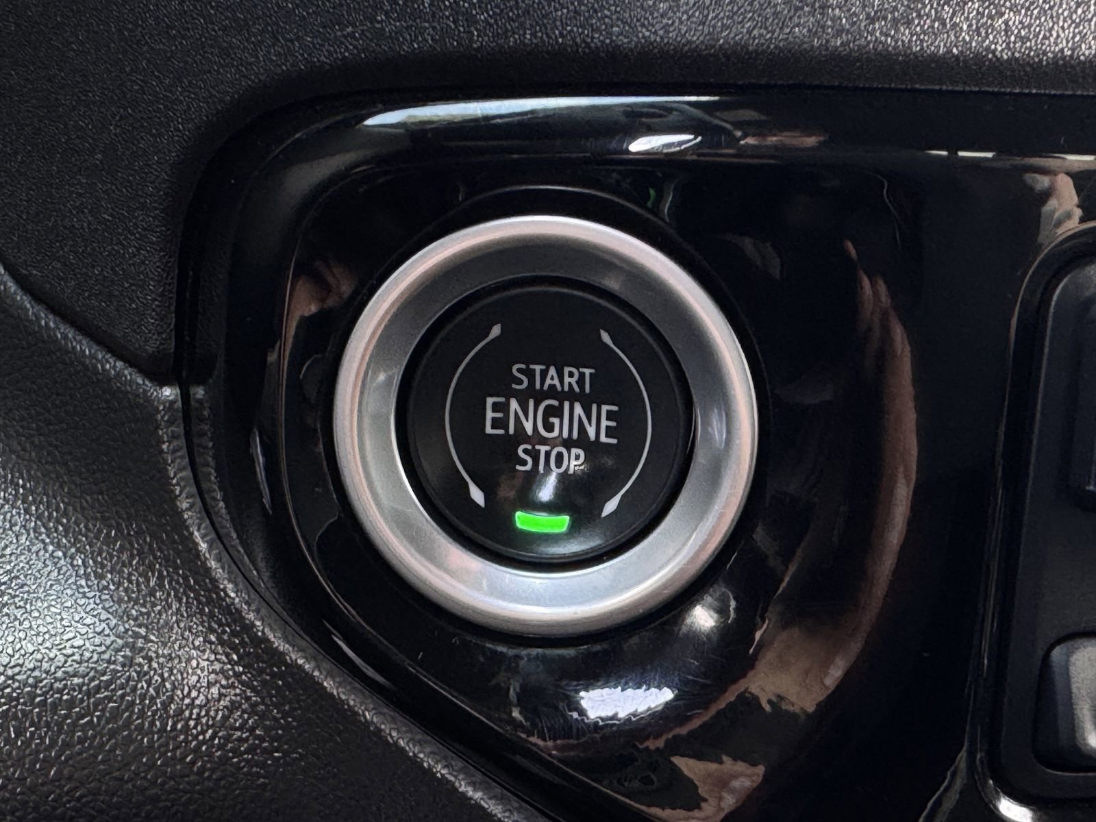 Used 2022 Chevrolet Silverado 1500 ZR2 w/ Technology Package image 25