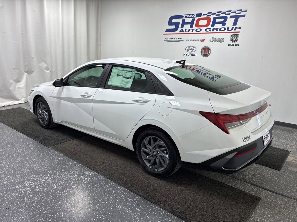 New 2026 Hyundai Elantra Blue image 7