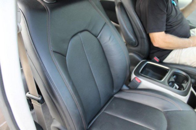 Used 2018 Chrysler Pacifica Touring-L Plus w/ Tire & Wheel Group image 10