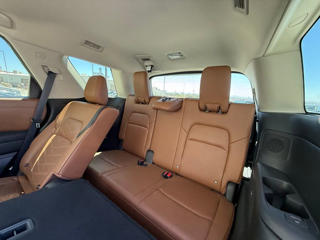 Used 2022 Nissan Pathfinder Platinum w/ Cargo Package image 8