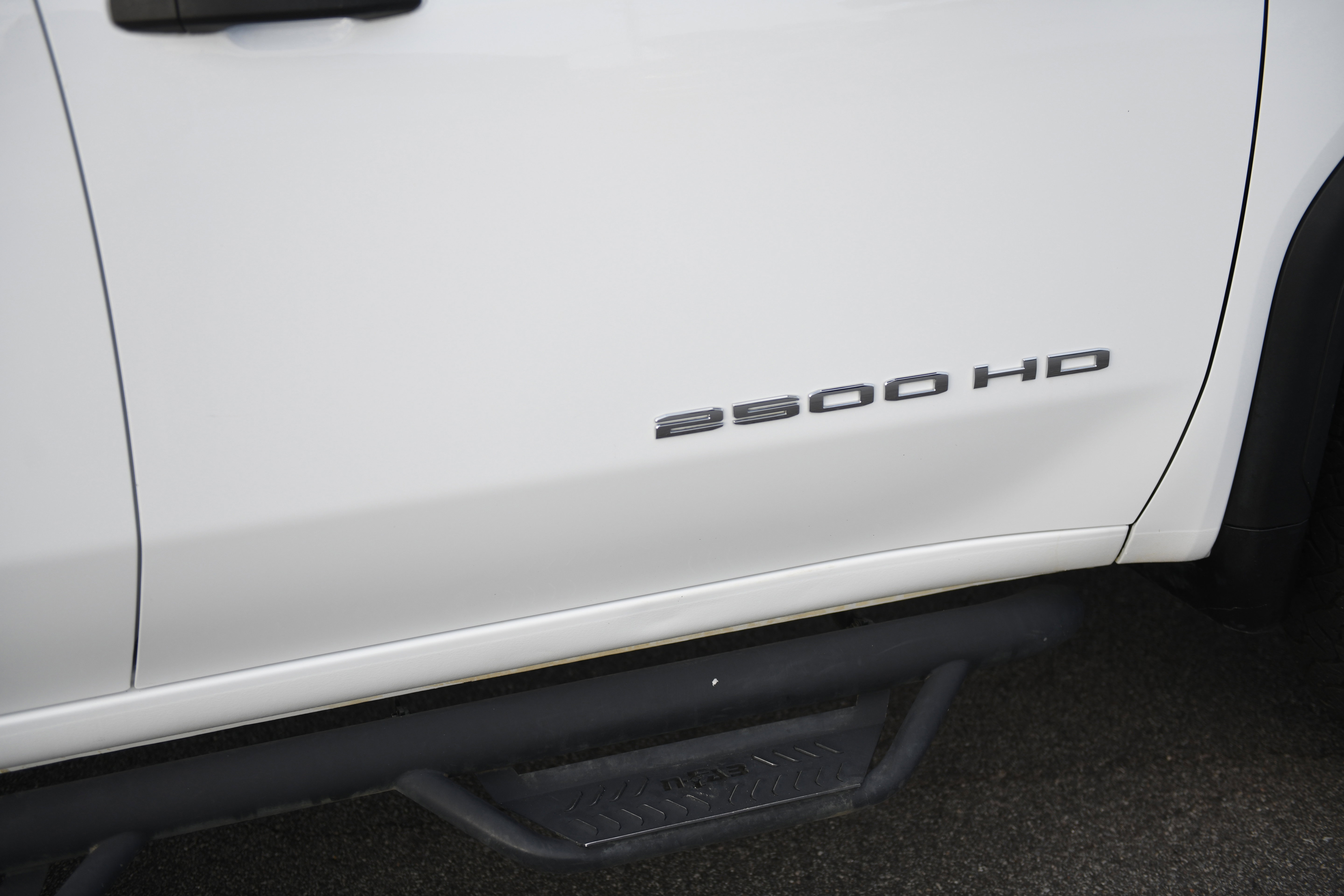 Used 2022 GMC Sierra 2500 Pro w/ Convenience Package image 4