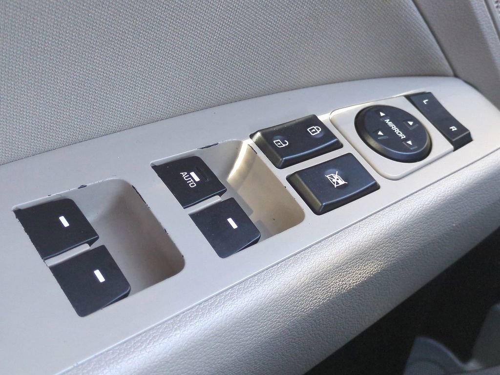 Used 2017 Hyundai Elantra Value Edition image 24